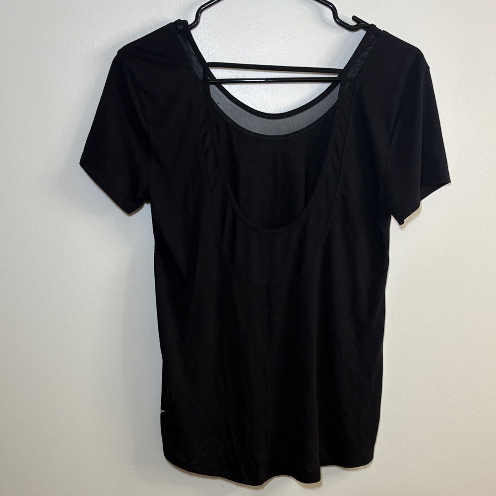 Old Navy Black Short Sleeve Women's Tee - Picture 3 of 6